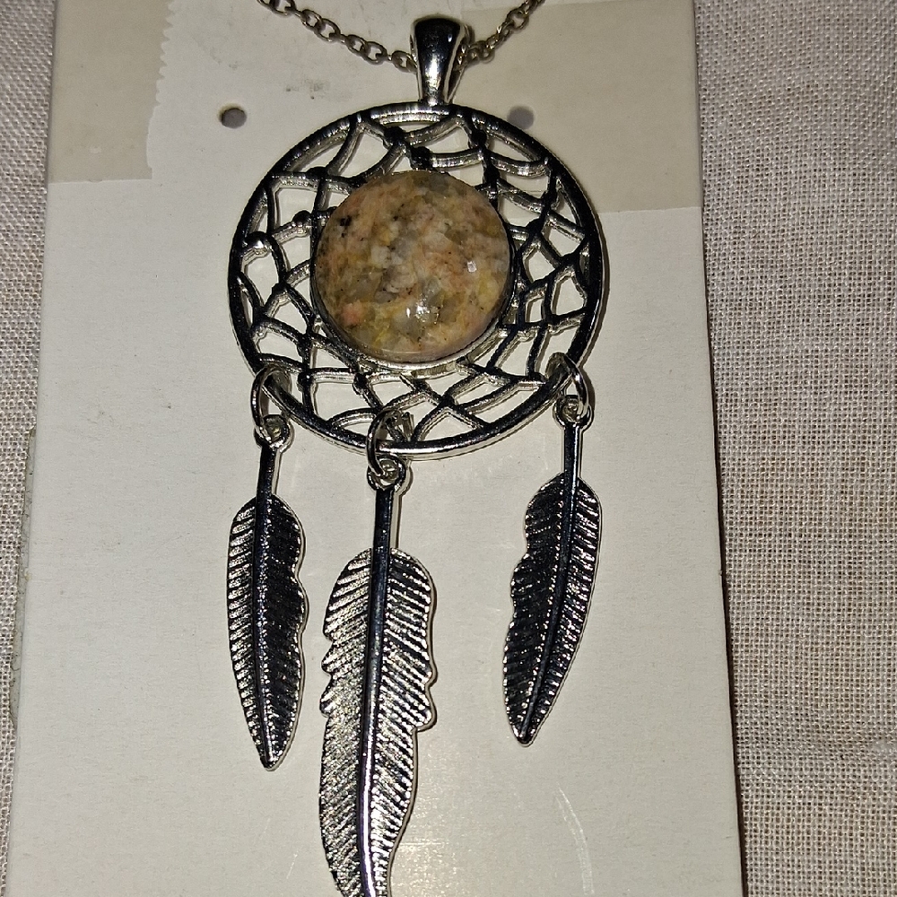 N005 Handmade Nebraska River Rock Dreamcatcher Necklace